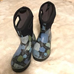 W’s Bogs Classic Mid Flower Print